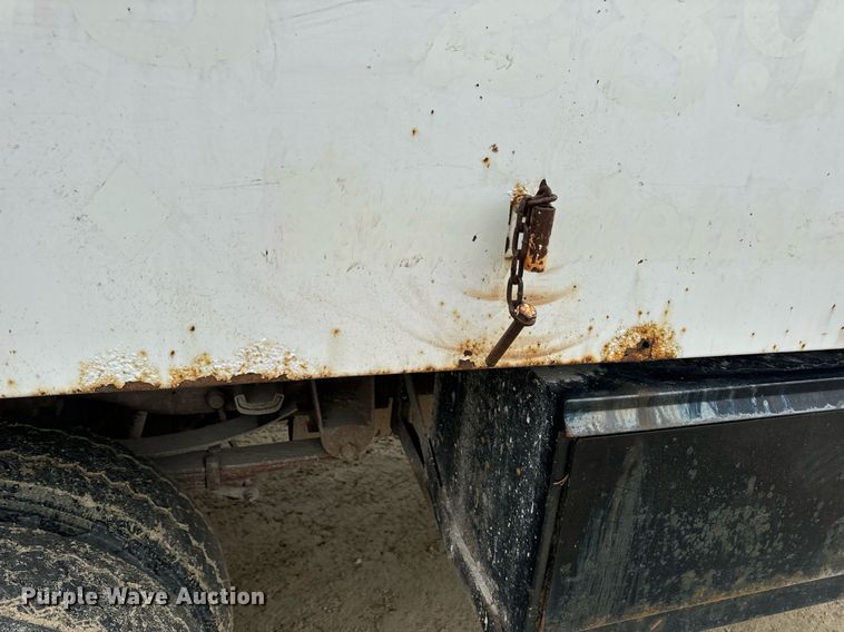 image for item EN5152 2004 Ford F450 Super Duty chipper truck