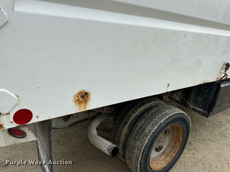 image for item EN5152 2004 Ford F450 Super Duty chipper truck