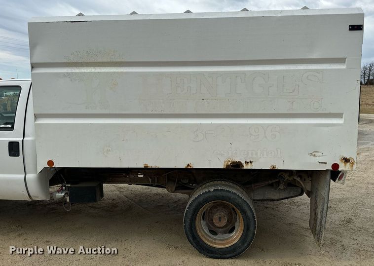 image for item EN5152 2004 Ford F450 Super Duty chipper truck