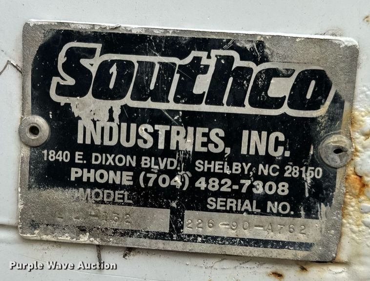 image for item EN5152 2004 Ford F450 Super Duty chipper truck