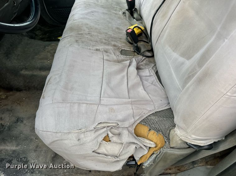 image for item EN5152 2004 Ford F450 Super Duty chipper truck