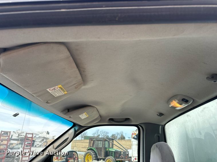 image for item EN5152 2004 Ford F450 Super Duty chipper truck