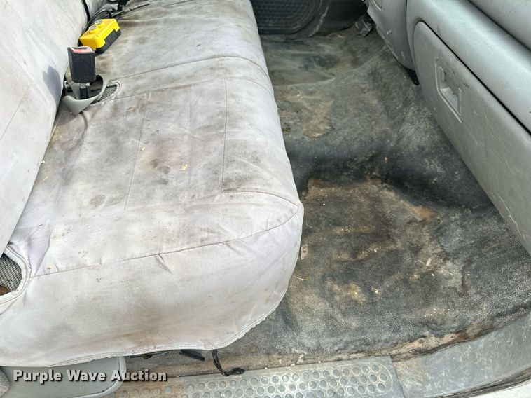 image for item EN5152 2004 Ford F450 Super Duty chipper truck