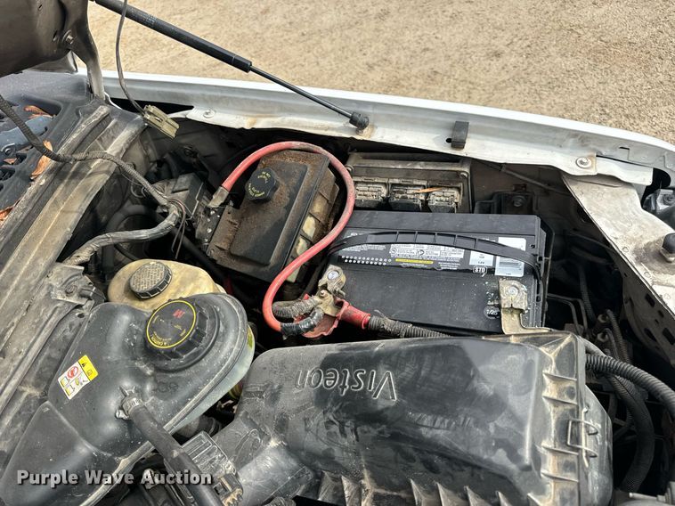 image for item EN5152 2004 Ford F450 Super Duty chipper truck