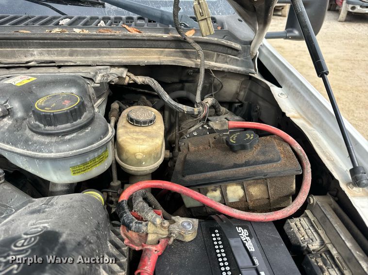 image for item EN5152 2004 Ford F450 Super Duty chipper truck