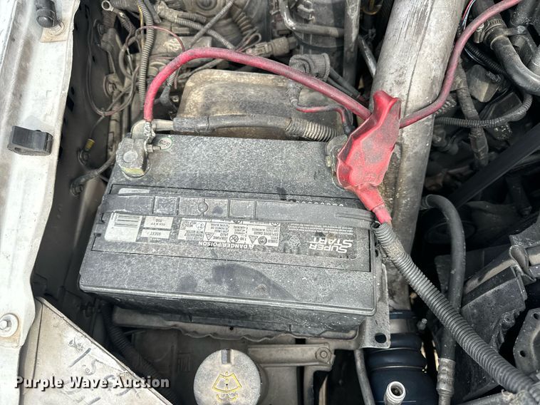 image for item EN5152 2004 Ford F450 Super Duty chipper truck