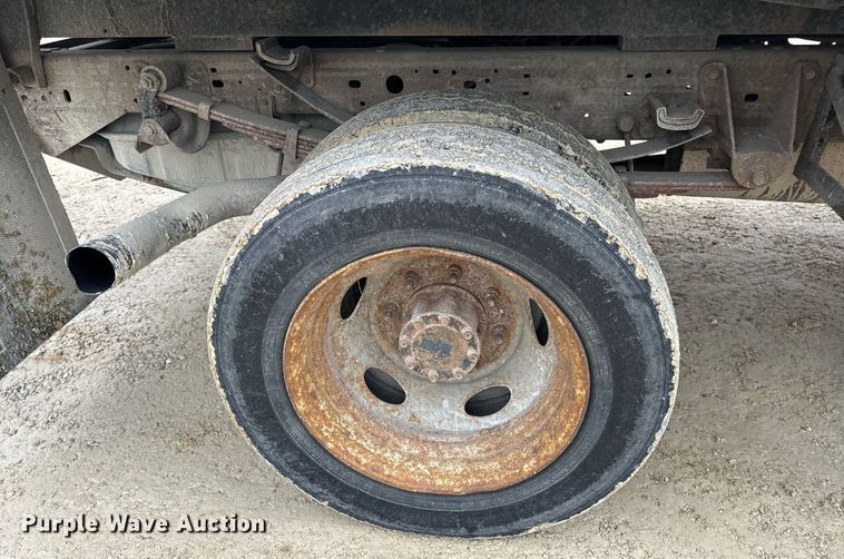 image for item EN5152 2004 Ford F450 Super Duty chipper truck