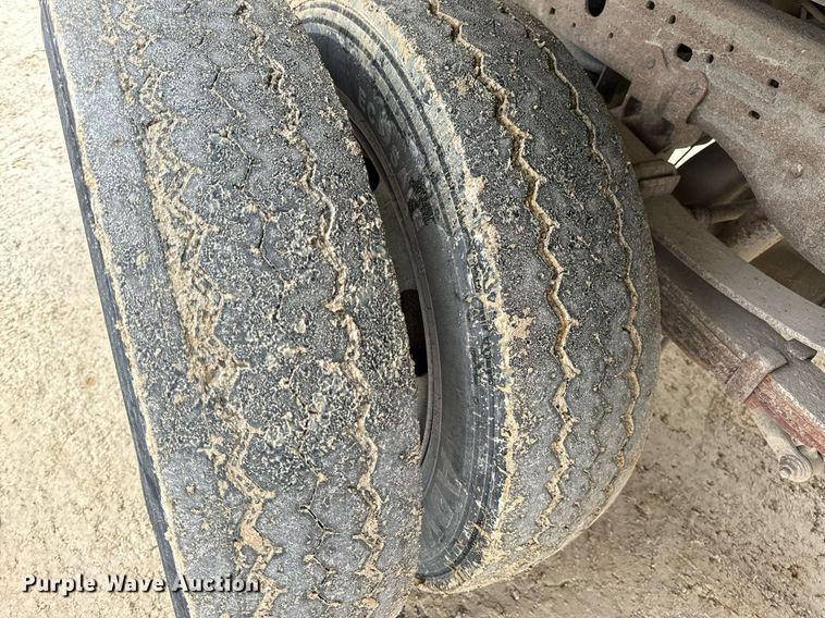 image for item EN5152 2004 Ford F450 Super Duty chipper truck