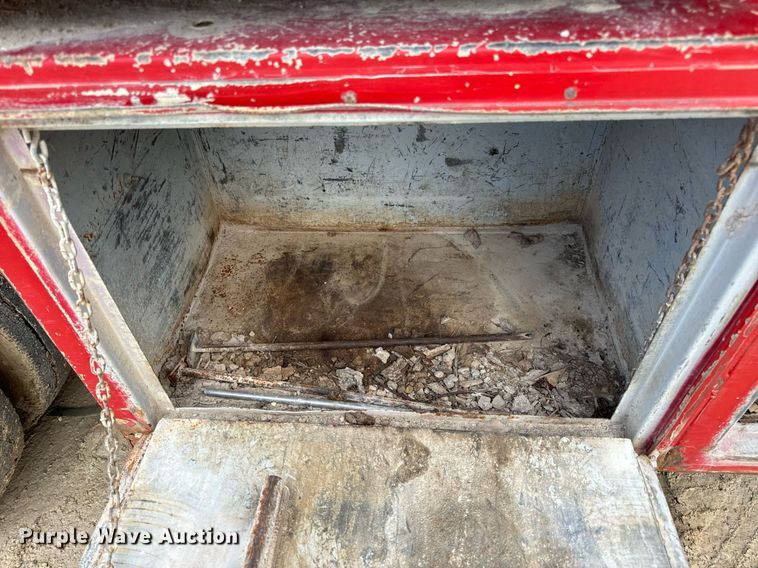 image for item EN5156 2006 Ford F550 Super Duty chipper truck