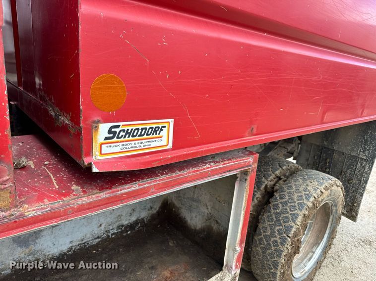 image for item EN5156 2006 Ford F550 Super Duty chipper truck