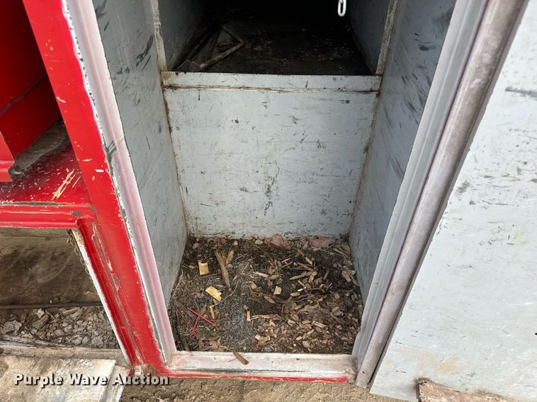 image for item EN5156 2006 Ford F550 Super Duty chipper truck