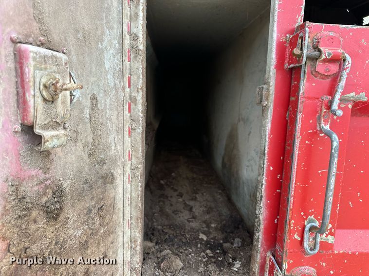 image for item EN5156 2006 Ford F550 Super Duty chipper truck