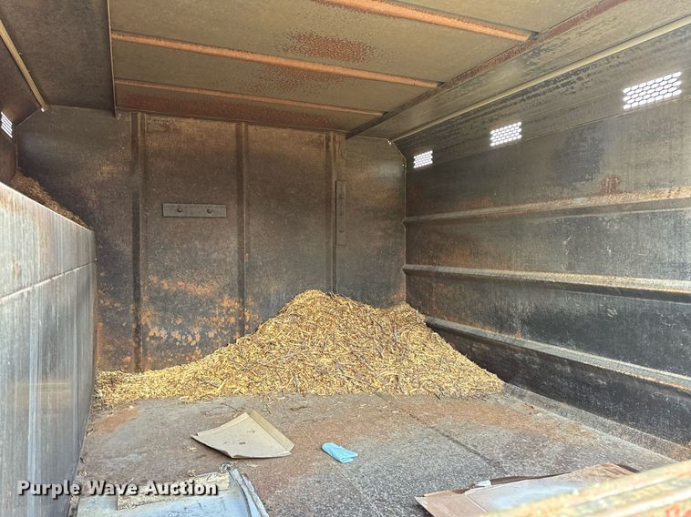 image for item EN5156 2006 Ford F550 Super Duty chipper truck