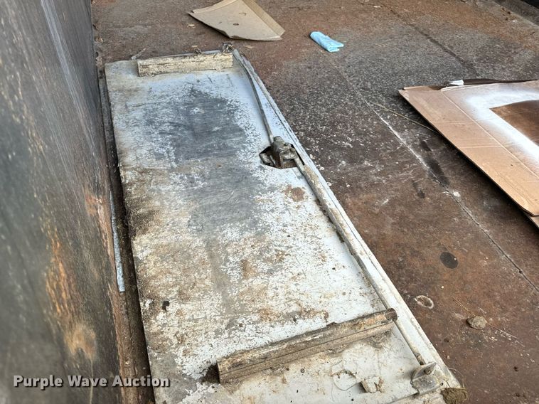 image for item EN5156 2006 Ford F550 Super Duty chipper truck