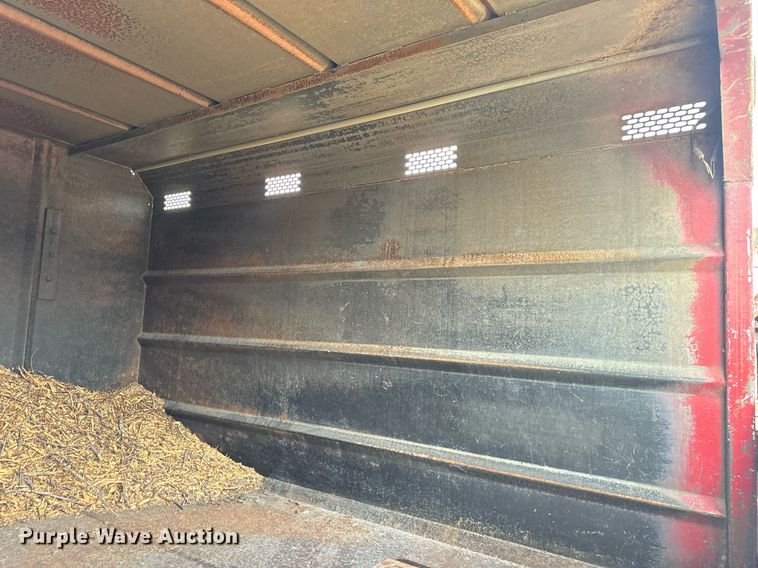 image for item EN5156 2006 Ford F550 Super Duty chipper truck