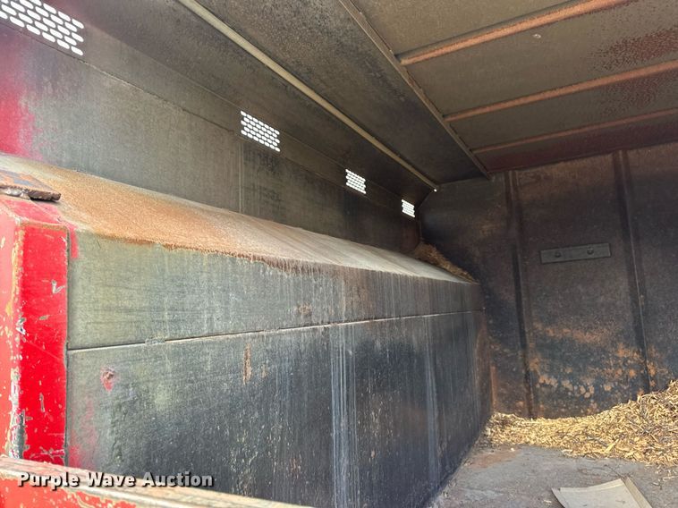 image for item EN5156 2006 Ford F550 Super Duty chipper truck