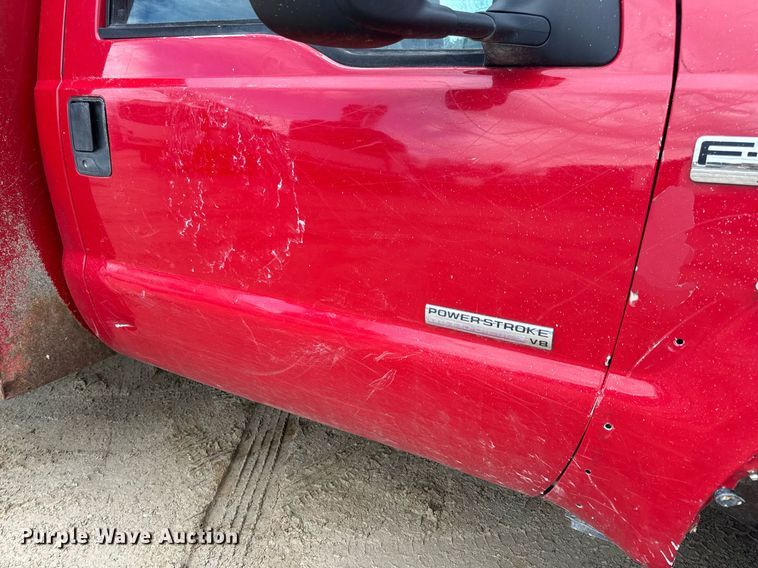 image for item EN5156 2006 Ford F550 Super Duty chipper truck