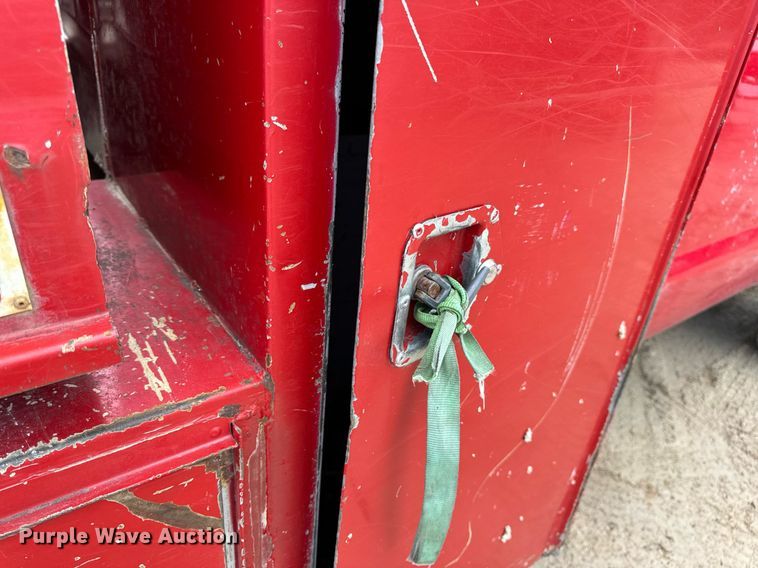 image for item EN5156 2006 Ford F550 Super Duty chipper truck