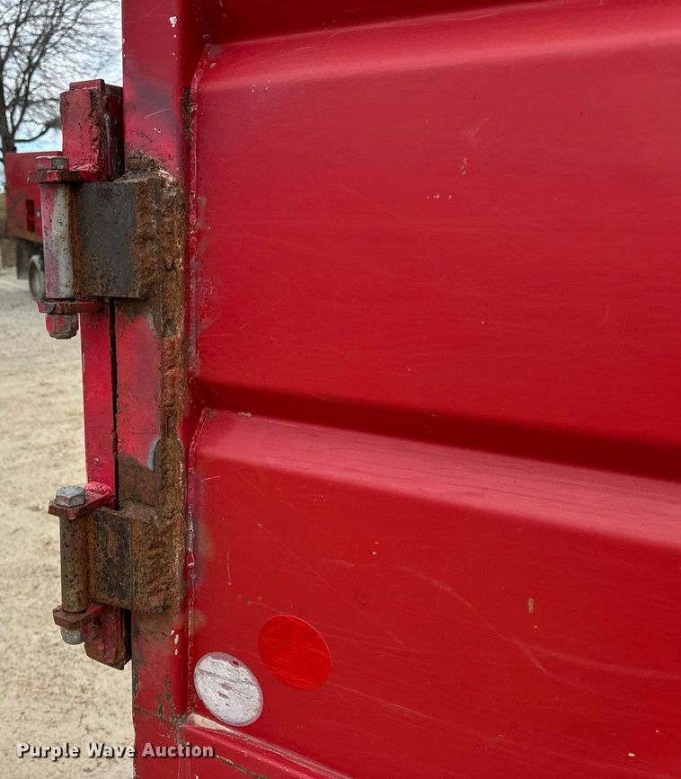 image for item EN5156 2006 Ford F550 Super Duty chipper truck