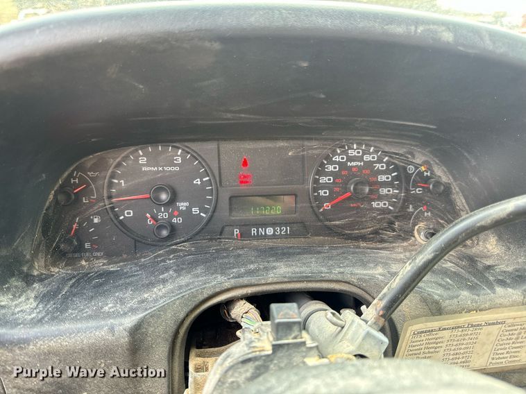 image for item EN5156 2006 Ford F550 Super Duty chipper truck