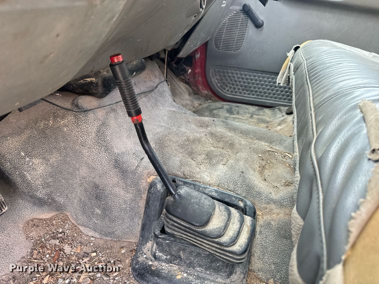 image for item EN5156 2006 Ford F550 Super Duty chipper truck