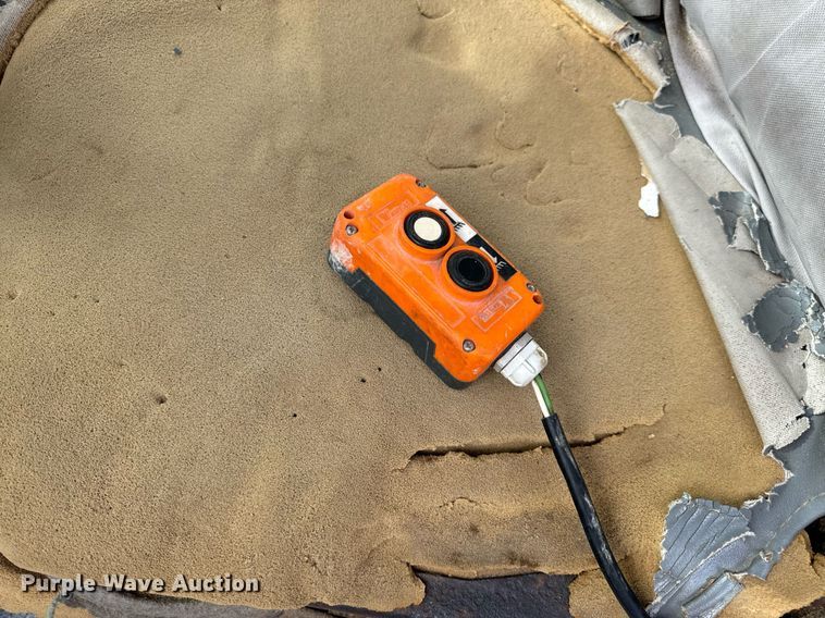 image for item EN5156 2006 Ford F550 Super Duty chipper truck