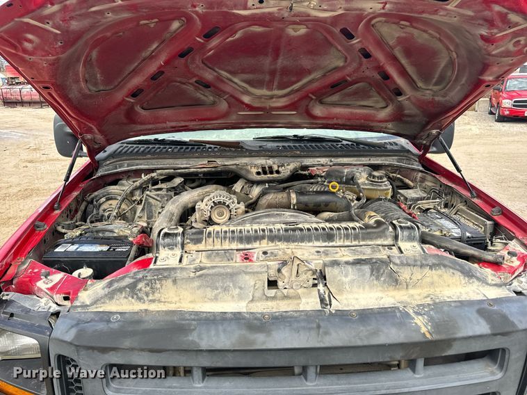 image for item EN5156 2006 Ford F550 Super Duty chipper truck