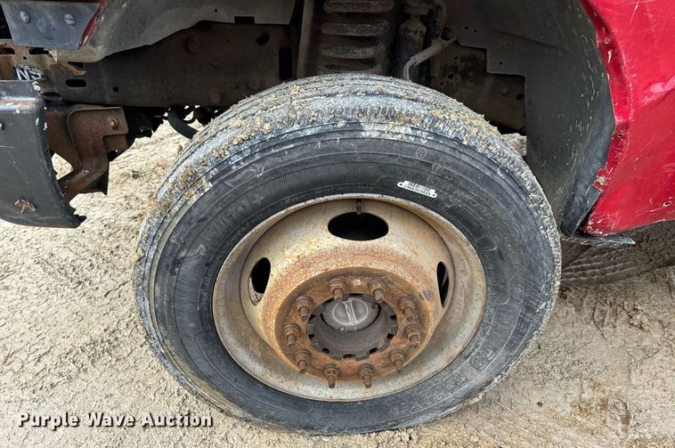 image for item EN5156 2006 Ford F550 Super Duty chipper truck