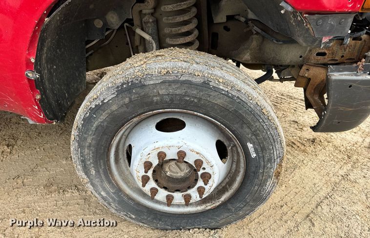 image for item EN5156 2006 Ford F550 Super Duty chipper truck