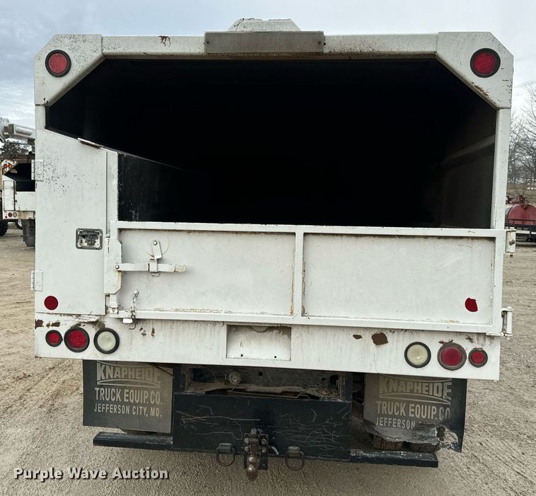 image for item EN5157 2003 Ford F550 Super Duty chipper truck