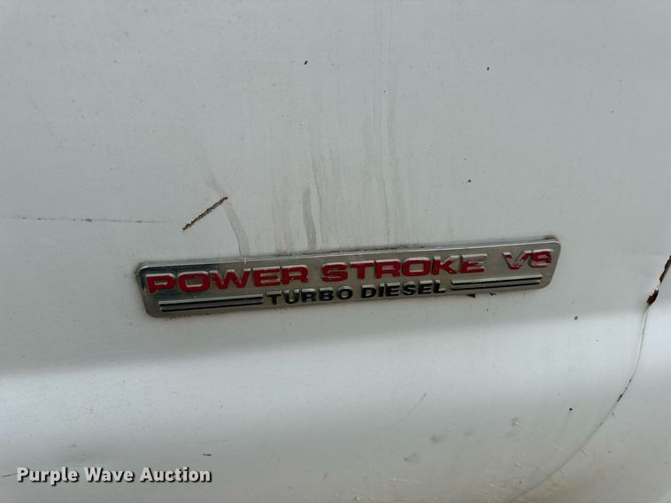 image for item EN5157 2003 Ford F550 Super Duty chipper truck