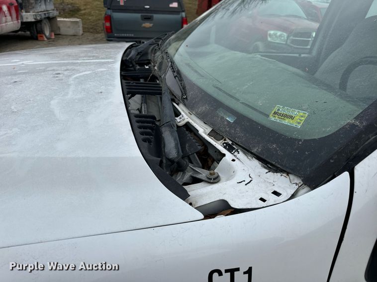 image for item EN5157 2003 Ford F550 Super Duty chipper truck