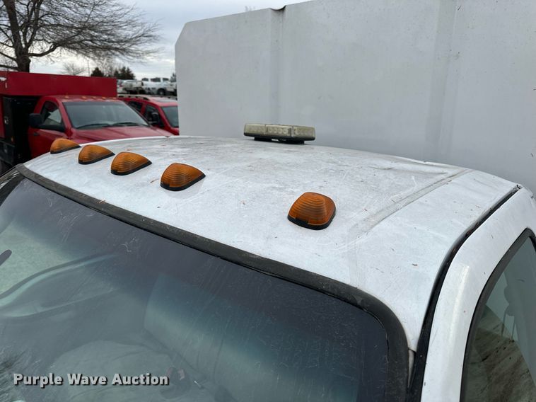 image for item EN5157 2003 Ford F550 Super Duty chipper truck