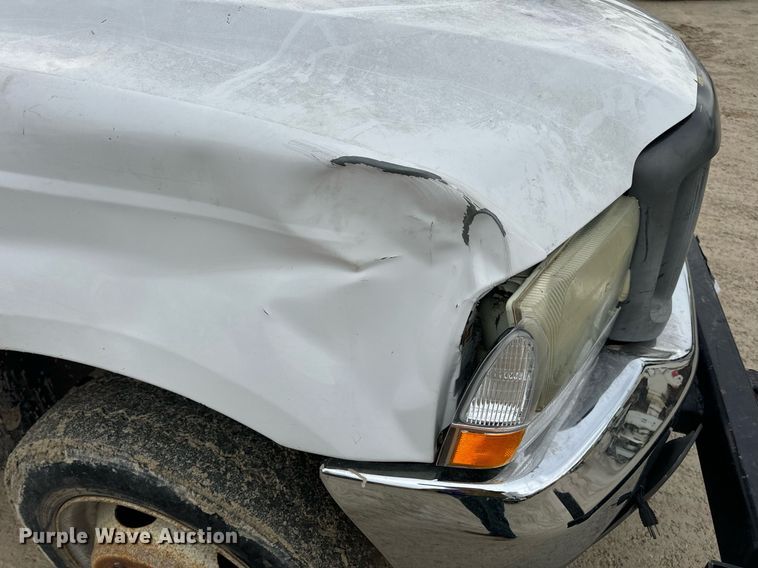 image for item EN5157 2003 Ford F550 Super Duty chipper truck