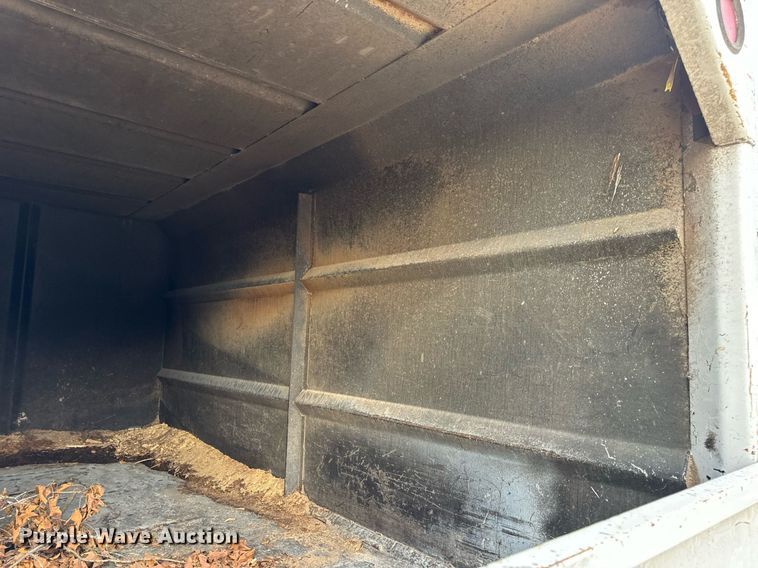 image for item EN5157 2003 Ford F550 Super Duty chipper truck