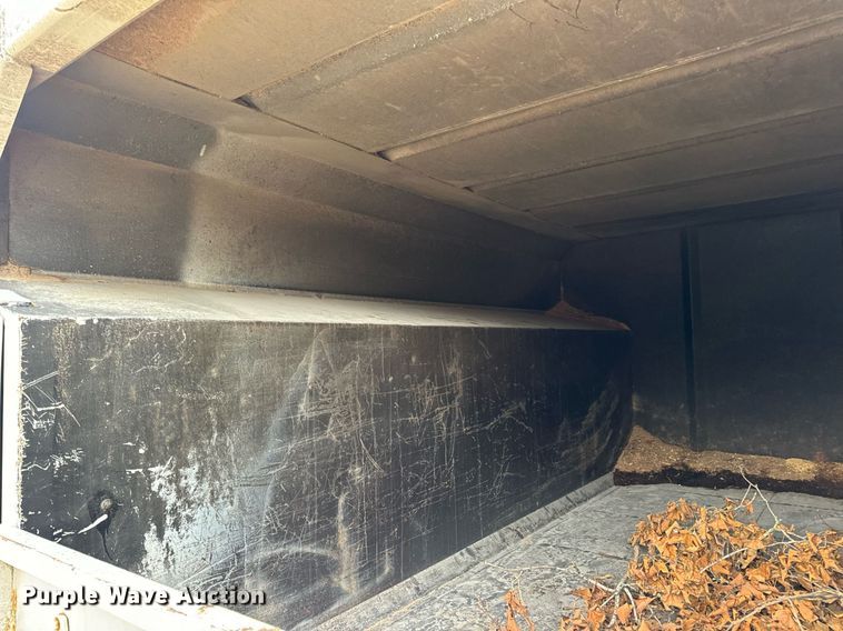 image for item EN5157 2003 Ford F550 Super Duty chipper truck