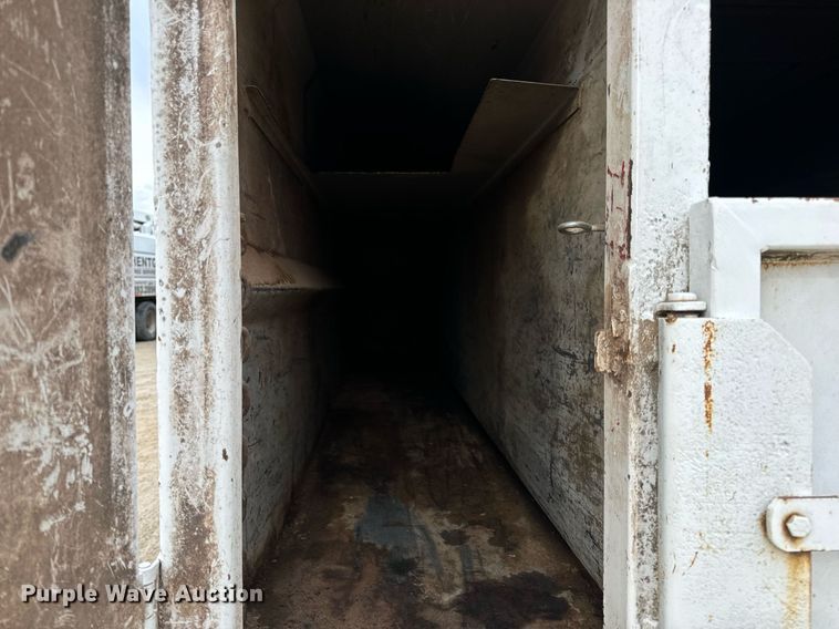 image for item EN5157 2003 Ford F550 Super Duty chipper truck