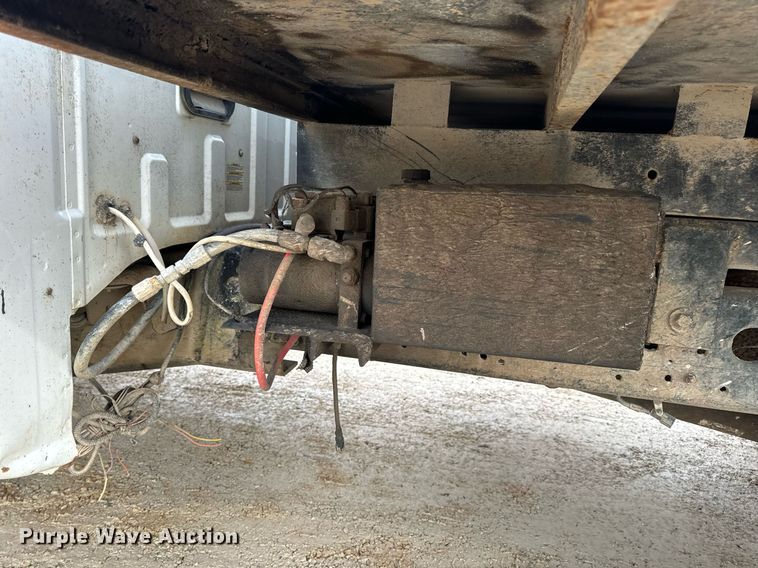 image for item EN5157 2003 Ford F550 Super Duty chipper truck