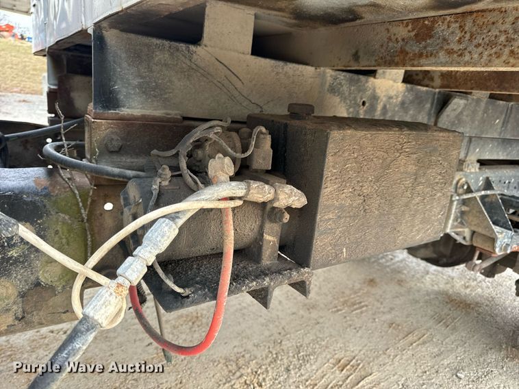 image for item EN5157 2003 Ford F550 Super Duty chipper truck