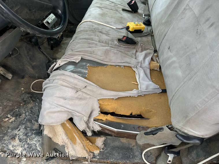 image for item EN5157 2003 Ford F550 Super Duty chipper truck