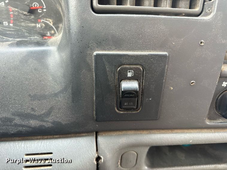 image for item EN5157 2003 Ford F550 Super Duty chipper truck