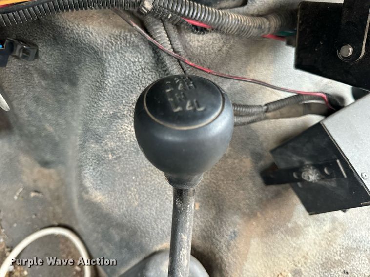 image for item EN5157 2003 Ford F550 Super Duty chipper truck