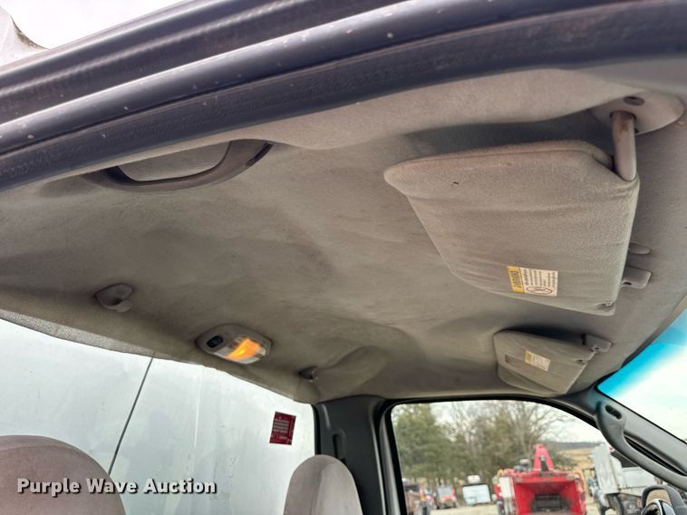 image for item EN5157 2003 Ford F550 Super Duty chipper truck