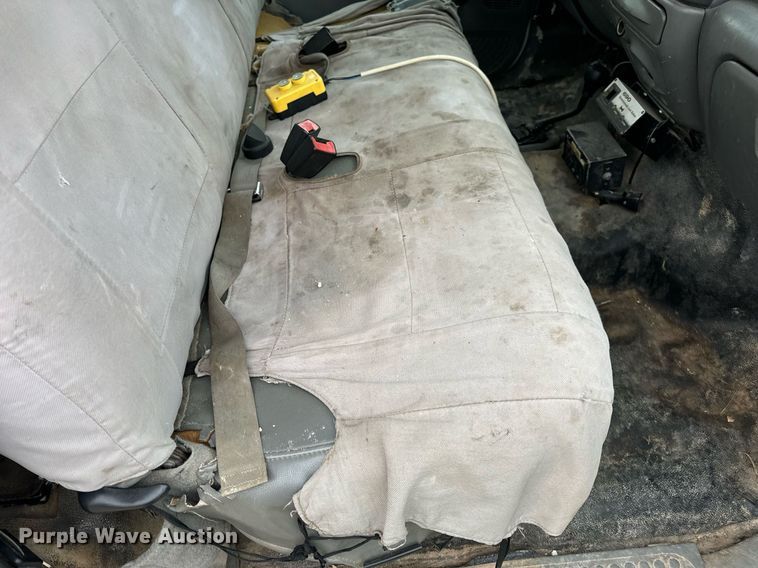 image for item EN5157 2003 Ford F550 Super Duty chipper truck