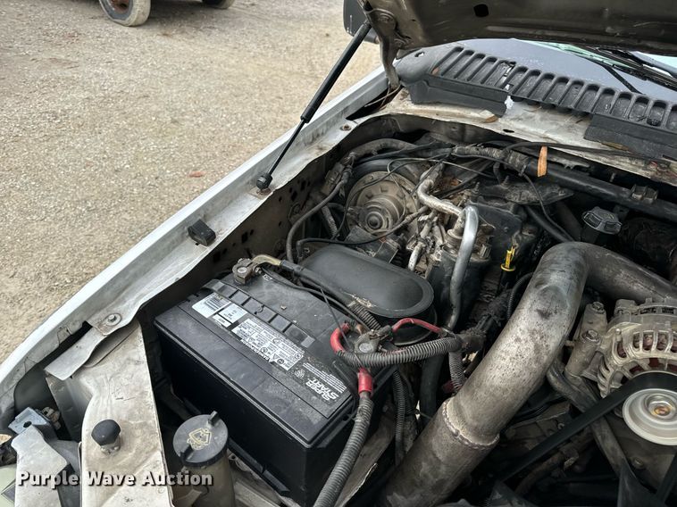 image for item EN5157 2003 Ford F550 Super Duty chipper truck