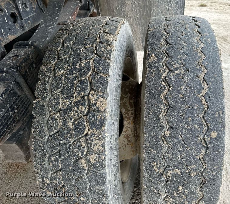 image for item EN5157 2003 Ford F550 Super Duty chipper truck