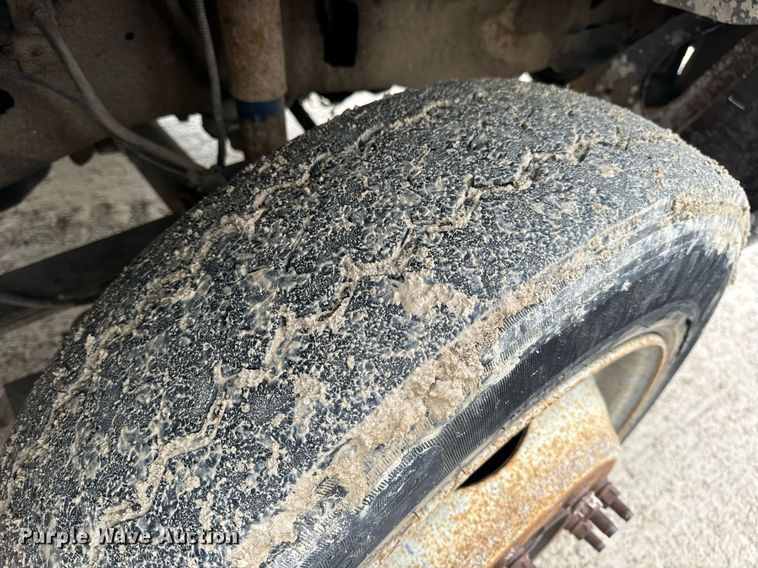 image for item EN5157 2003 Ford F550 Super Duty chipper truck