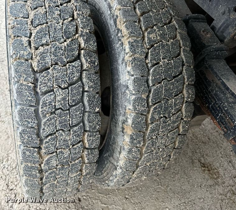 image for item EN5157 2003 Ford F550 Super Duty chipper truck