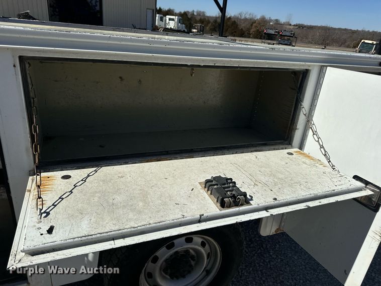 image for item EN5176 2012 Dodge Ram 2500 utility bed pickup truck