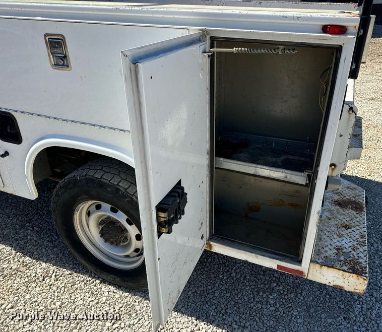 image for item EN5176 2012 Dodge Ram 2500 utility bed pickup truck